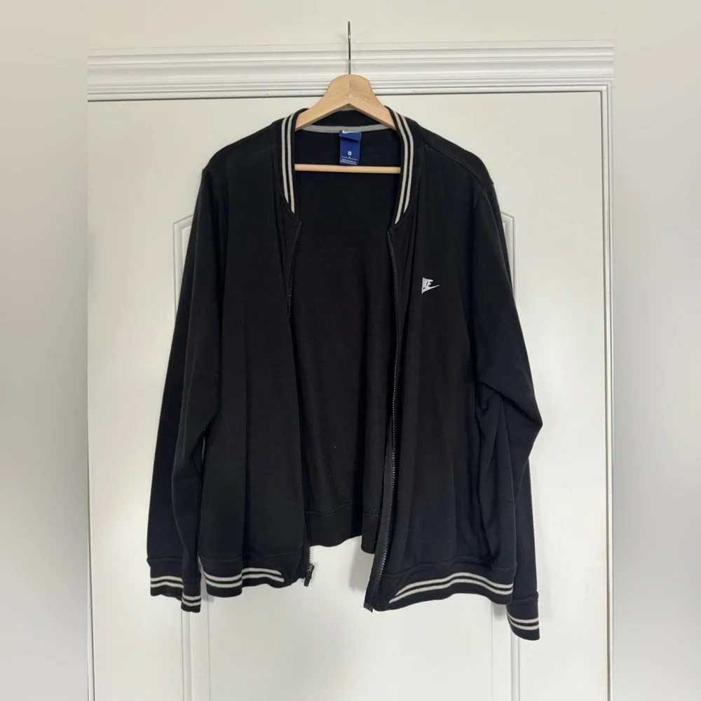 Nike jacket - Picture 1 of 4